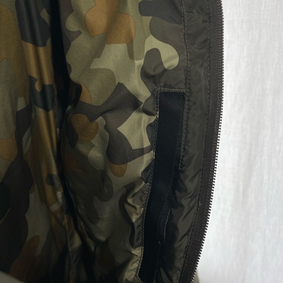 North Face Puffer Jacket - Picture 5 of 5